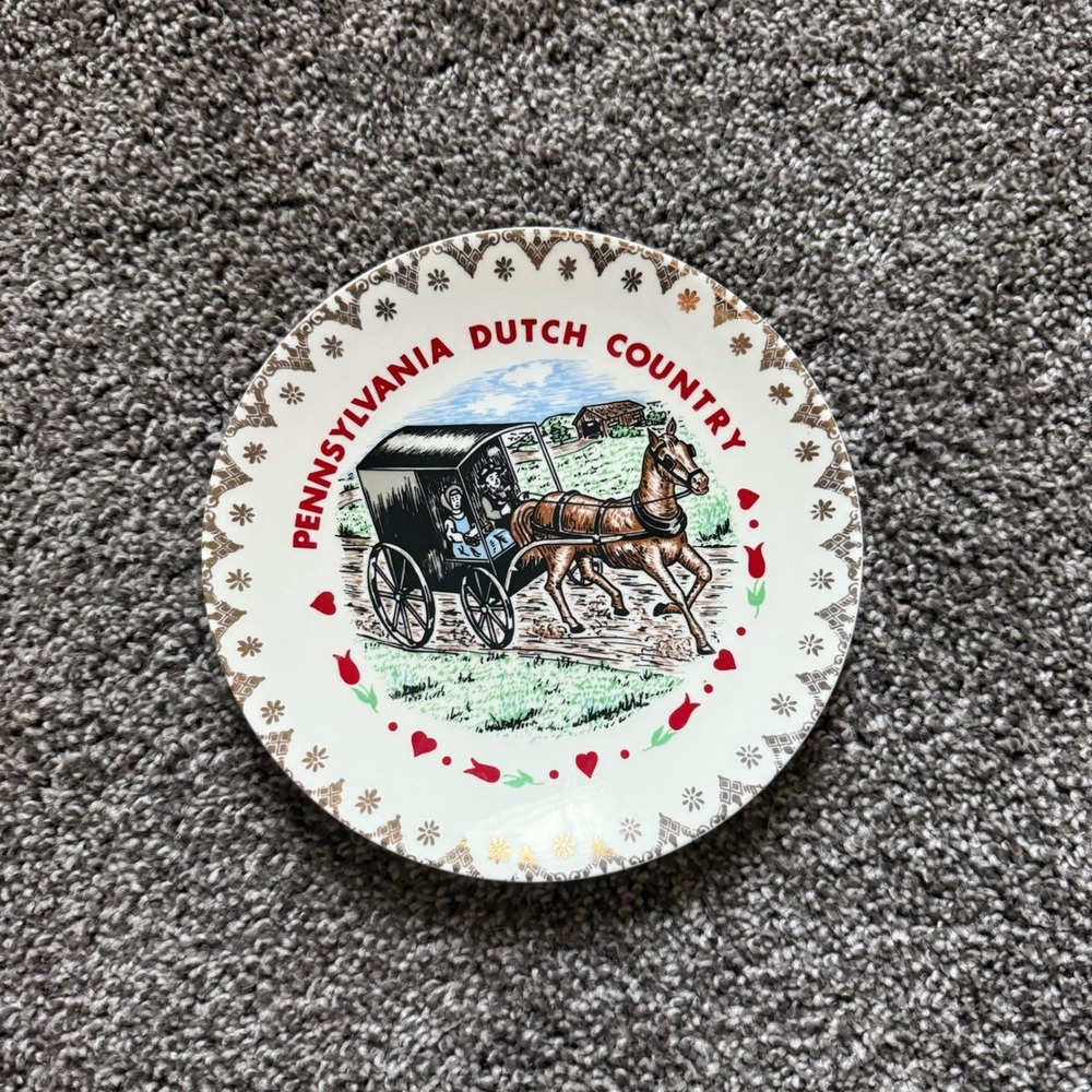 Pennsylvania Dutch Country Souvenir Plate‎ Horse & Buggy Decorative